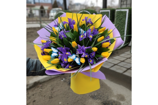 Красивый нежный букет цветов купить г. Александров (Доставка цветов в любую  точку города) — цена 3000 ₽ | Магазин цветов и подарков «Пион» на СКИДКОМ.РФ